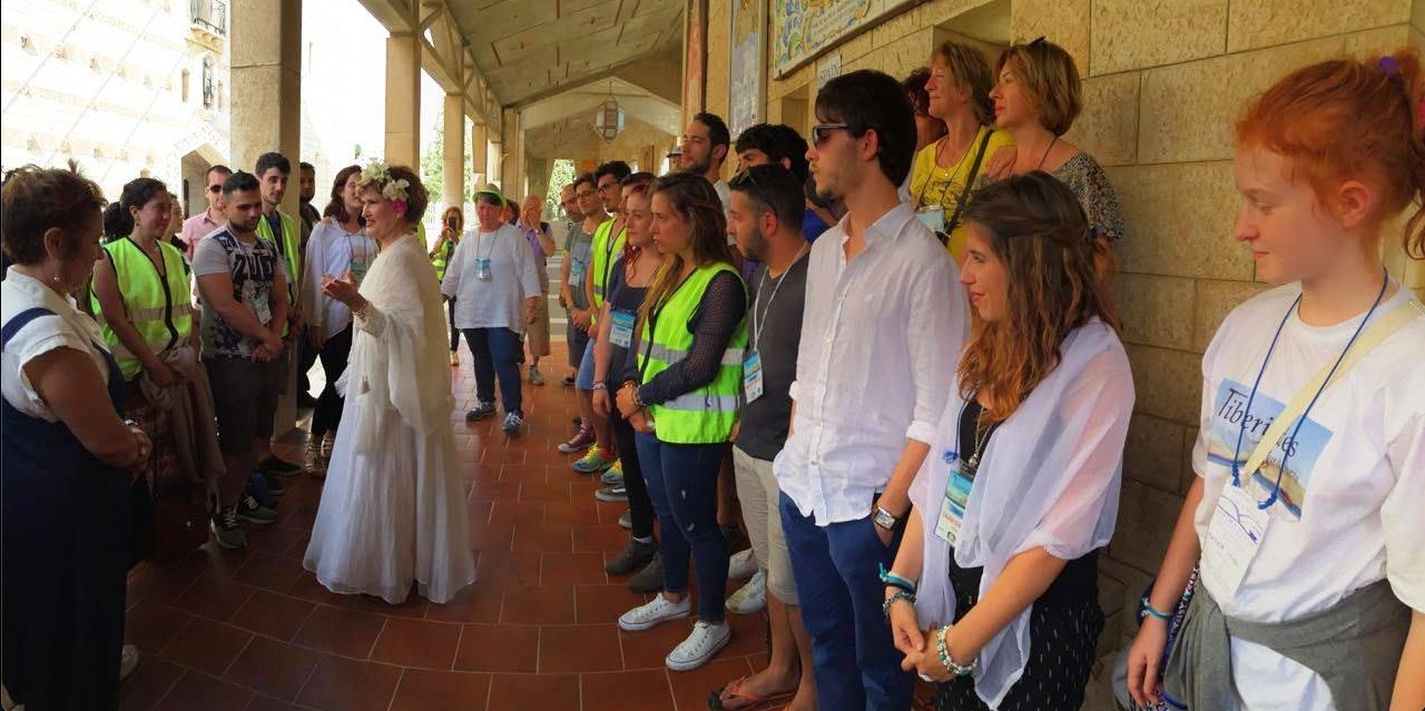 Giovani, avete la Luce dentro di voi, è infinita